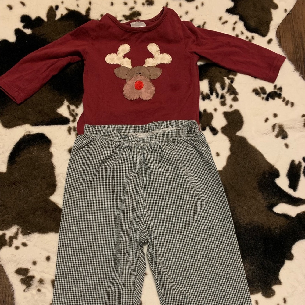 Rips Threads Reindeer outfit size 6-12m